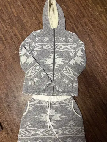 Callaway 기하학 패턴 후드 부착 자켓 스커트 셋업