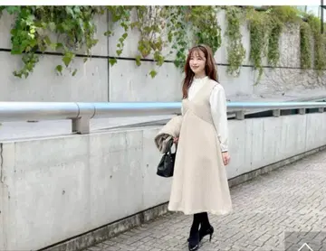 엠플루미 블랙 퀼트 라이크 오버롤 스커트