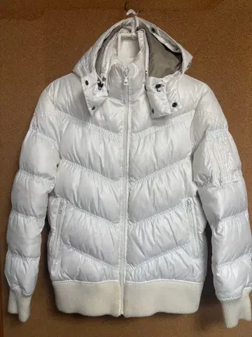 유니클로 프리미엄 다운 자켓 M 화이트