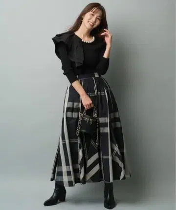 새상품급 JUSGLITTY 저스길리티 체크 턱 개더 스커트