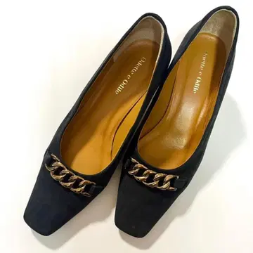 Odette e Odile 오데뜨 앤 오딜 스퀘어토 스웨이드 펌프스