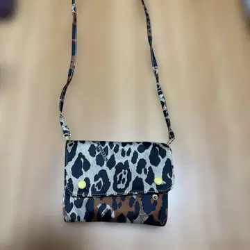 THEATRE PRODUCTS 레오파드 무늬 사코슈