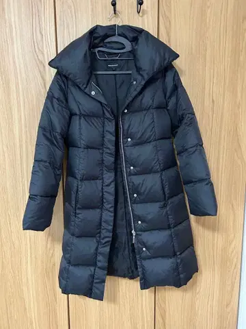 블랙 다운 자켓 미디 기장