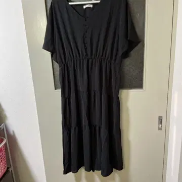 블랙 V넥 티어드 원피스 4L