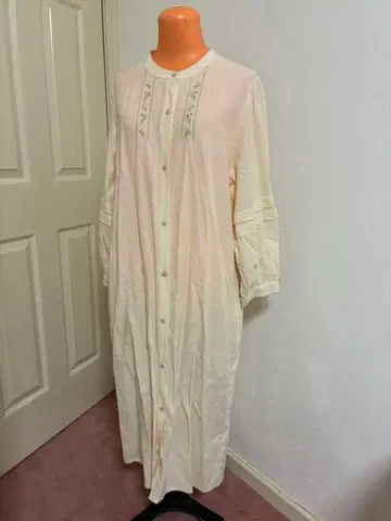아이보리 자수 롱 셔츠 원피스 레이온 60%