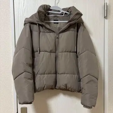 새상품급 ZARA 후드 부착 베이지 자켓 M