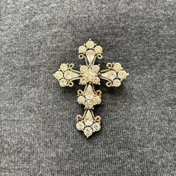 실버 계열 크로스형 참