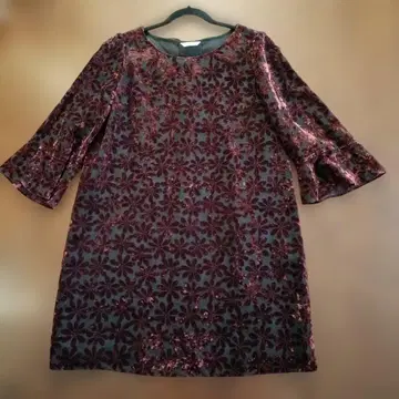 Rose Tiara 꽃무늬 자수 무릎 기장 원피스