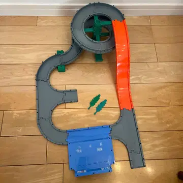 토미카 * 조립 간편! 빙글빙글 고갯길 세트