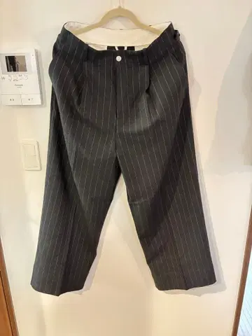 GU and beautiful people 스트라이프 와이드 팬츠