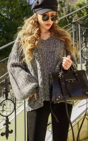 글램 립스 니트 그레이