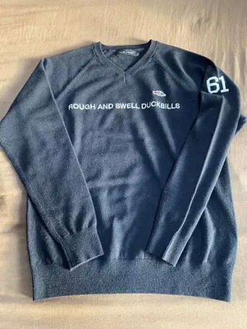 rough&swell 라프앤드스웰 V넥 스웨터 블랙 S 사이즈