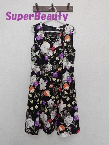 새상품 택 42 슈퍼뷰티 꽃다발 무늬 슬리브리스 원피스 XL