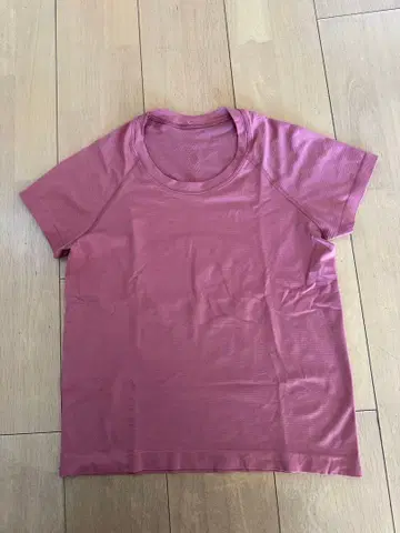 룰루레몬 핑크 반팔 티셔츠