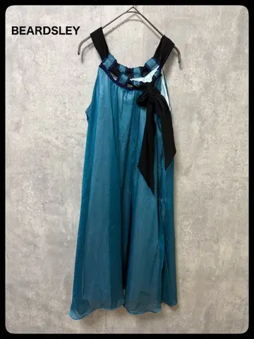 # BEARDSLEY 슬리브리스 원피스 무릎 기장 원피스 드레스