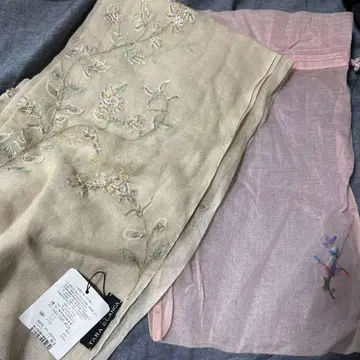새상품 미사용 타라 블랑 자수 스톨 머플러 스톨 봉투 포함