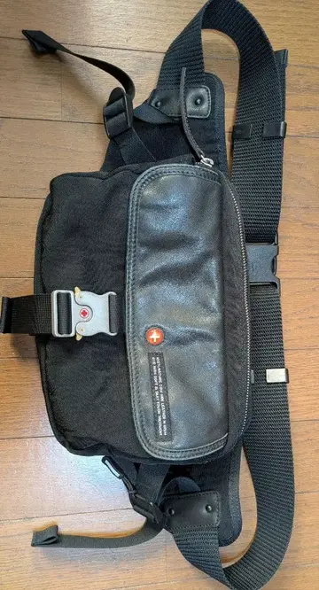 TOUGH 타프 바디백