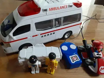 소리 나는 빛나는 구급차