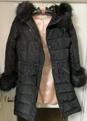 가격 인하 Rady 블랙 다운 자켓 후드 부착 새상품급