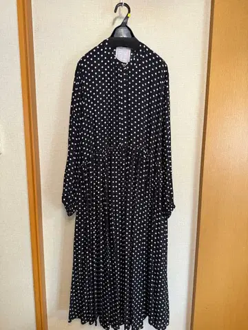 미사용 새상품 BEARDSLEY 도트 개더 원피스 사이즈 2