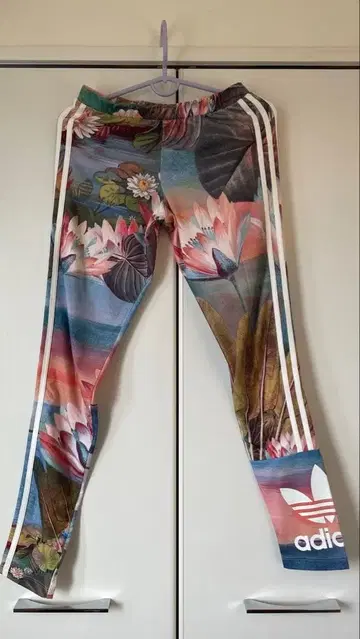 adidas 꽃무늬 조거 팬츠 S