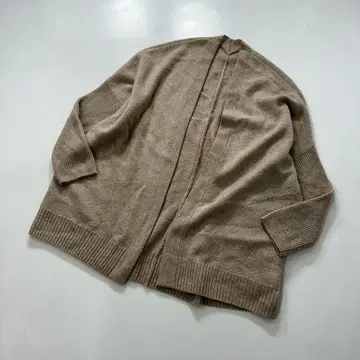 FOXEY 캐시미어 100% 니트 가디건 베이지 드롭 숄더