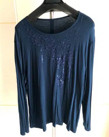 개버딘 K.T (Gabardine K.T) 자수 긴팔 티셔츠