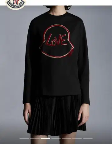 MONCLER LOVE 프린트 긴팔 T셔츠 블랙
