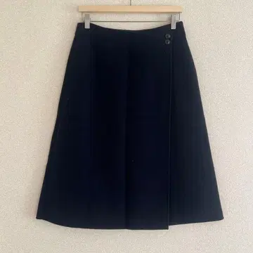 유나이티드 애로우즈 네이비 버튼 랩스커트 무릎 기장