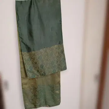 순수 실크 스톨, 테이블 센터