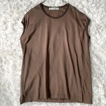ippei takei 슬리브리스 티셔츠 브라운 계열 바이컬러 A503