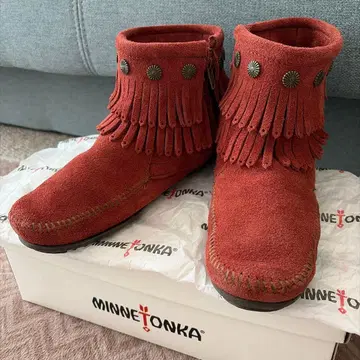 미네통카 MINNETONKA 프린지 부츠 사이즈 7 보르도