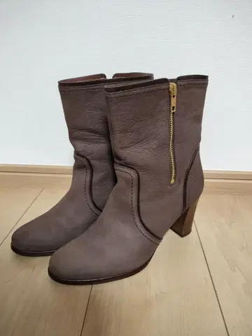 DIANA 다이애나 브라운 가죽 숏부츠 힐 8cm