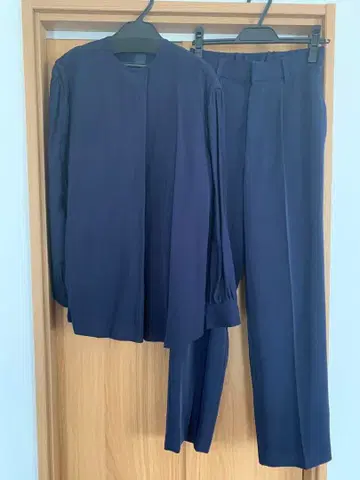 미라 오웬 네이비 셋업 팬츠 스타일