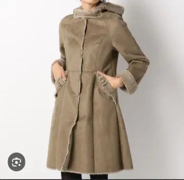 토카 페이크 무스탕 코트 TOCCA