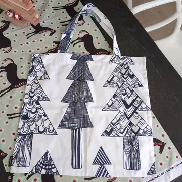 marimekko 트리 패턴 토트백
