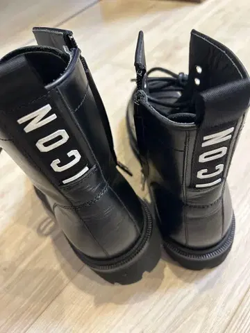 가격 인하 DSQUARED2 남성용 부츠 미사용 새상품