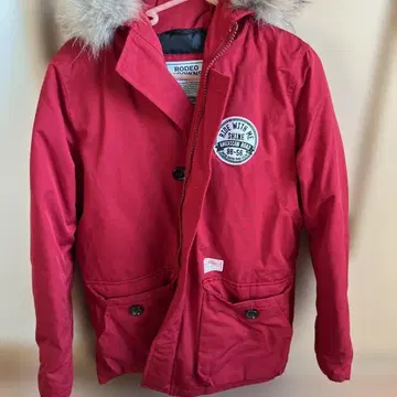 RODEO ROMANCE 빨간색 다운 자켓