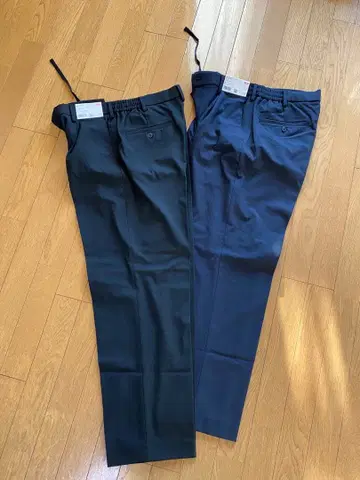 유니클로 블랙과 네이비 턱 와이드 팬츠 2세트