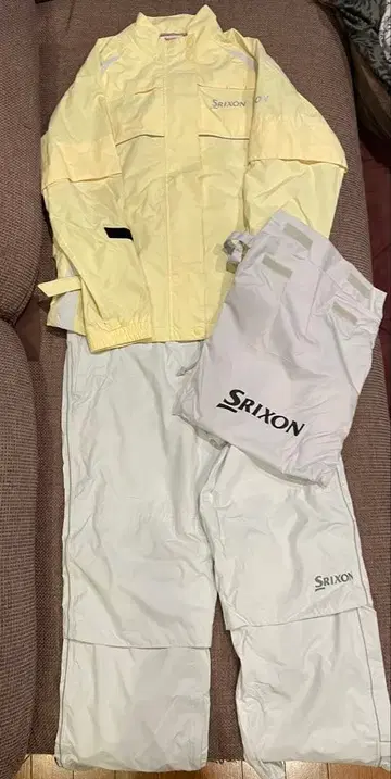 스릭슨 여성용 우비 골프웨어 상하의 M 사이즈 미사용