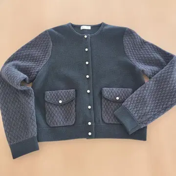 Bailsey 차콜 그레이 가디건 펄