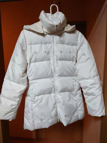 르꼬끄 후드 부착 다운 자켓 화이트 다운 70% 페더 30% 상위 라인
