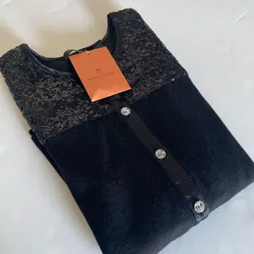 UA 비즈 장식 블랙 긴팔 가디건 울