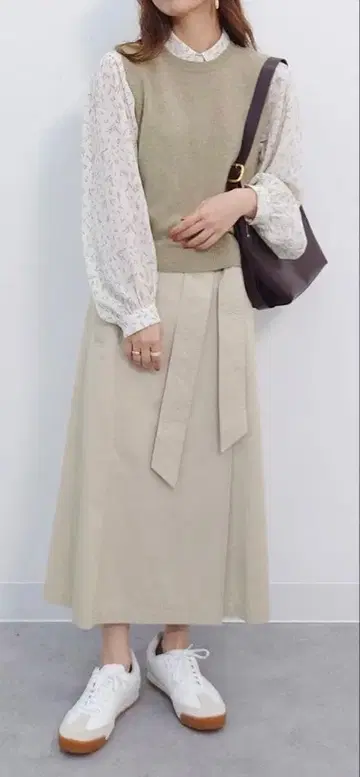 [유니클로C] 캐시미어 크루넥 숏 스웨터 슬리브리스 L