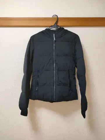 CALVIN KLEIN JEANS 블랙 다운 자켓 L 사이즈