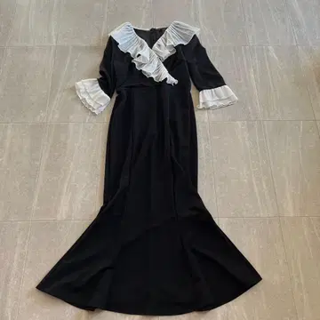 프릴 달린 블랙 롱 원피스 M 사이즈
