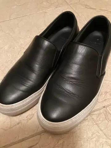 펠리코 써니 가죽 슬립온 37 사이즈