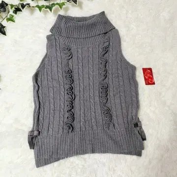 [ 새상품 ] & LOVE 프릴 리본 터틀넥 베스트 3L 택 포함