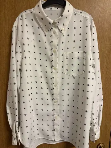 새상품급 로지몬스터 하트 로고 셔츠