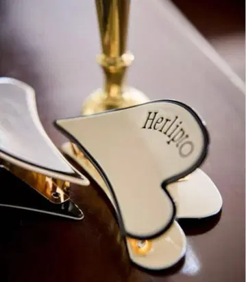 herlipto 바이컬러 하트 헤어 클립 화이트